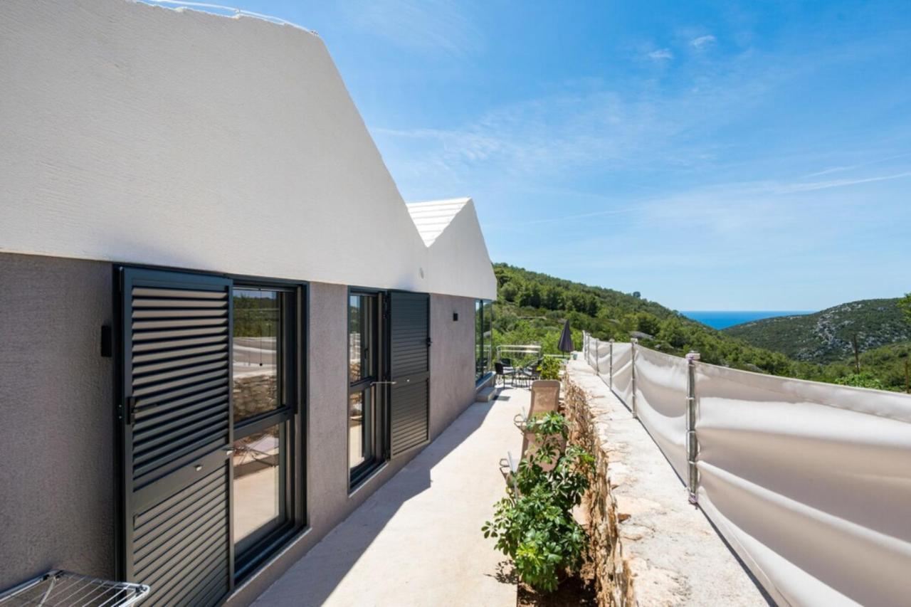 コミジャ Rural House Pikola With Sea View On Vis Islandヴィラ エクステリア 写真